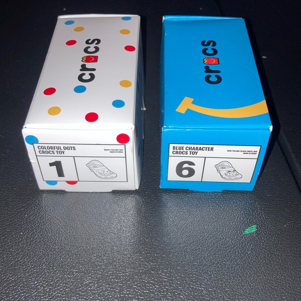 Crocs Toy Boxes mini McDonald’s key chains- Colorful Dots Blue Character 2 piece